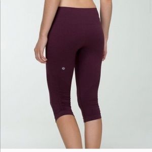LULULEMON MAROON IN THE FLOW CROP II